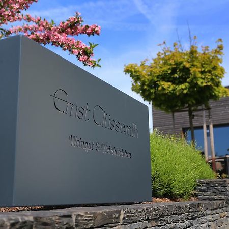 Ernst Cluesserath Weingut & Weinhotelchen Trittenheim Exterior foto