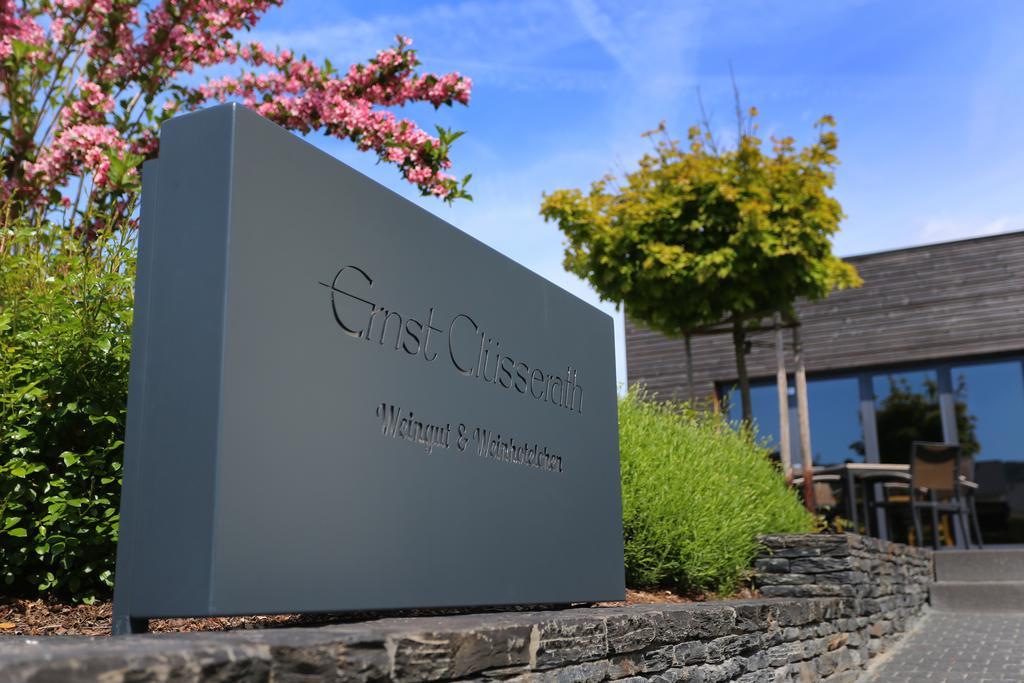Ernst Cluesserath Weingut & Weinhotelchen Trittenheim Exterior foto
